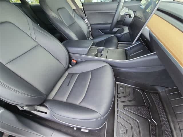 Thumbnail: 2020 Tesla Model 3 - 21