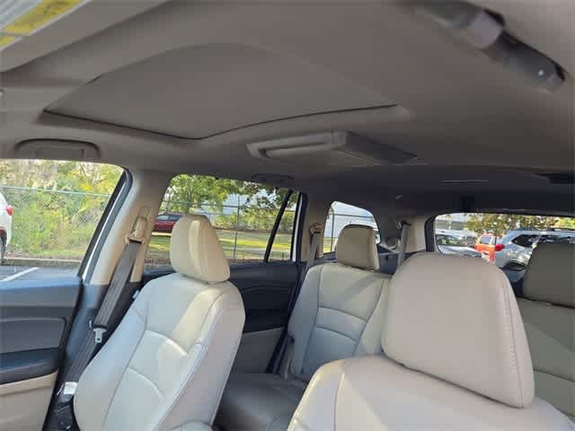 Thumbnail: 2017 Honda Pilot - 18