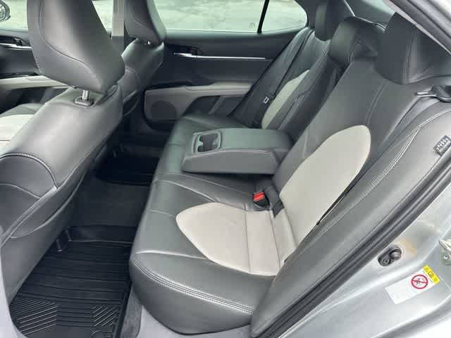 Thumbnail: 2018 Toyota Camry - 16
