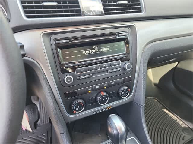 Thumbnail: 2013 Volkswagen Passat - 23