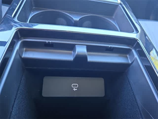 Thumbnail: 2025 Land Rover Range Rover Evoque - 31