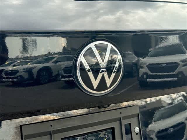 Thumbnail: 2022 Volkswagen Taos - 10