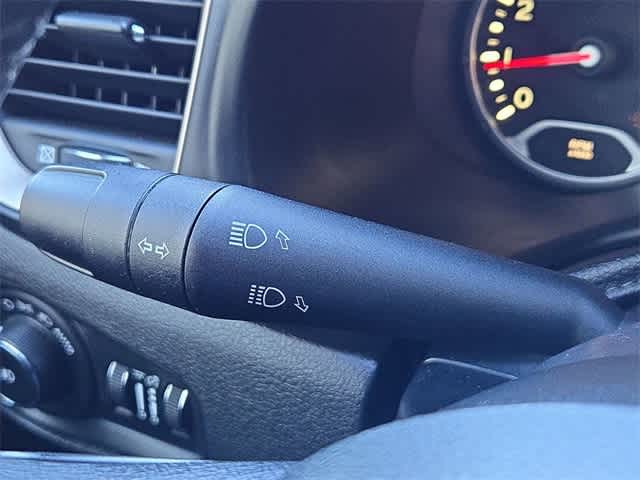 Thumbnail: 2016 Jeep Renegade - 26