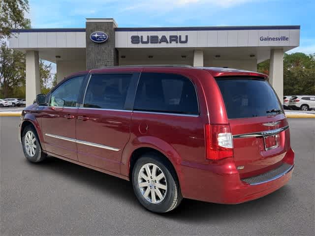 Thumbnail: 2013 Chrysler Town & Country - 4