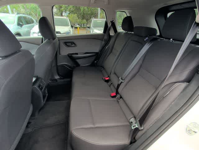 Thumbnail: 2023 Nissan Rogue - 15