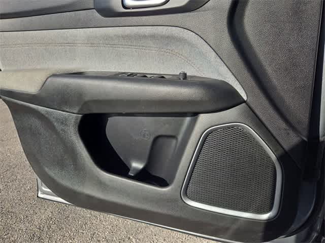 Thumbnail: 2022 Jeep Compass - 29