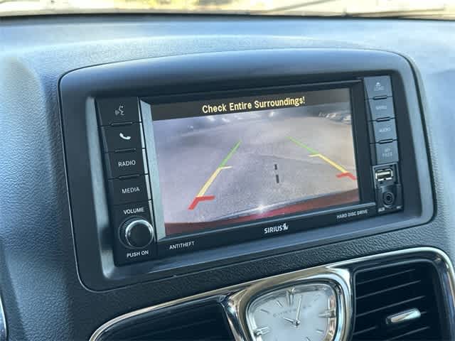 Thumbnail: 2013 Chrysler Town & Country - 22