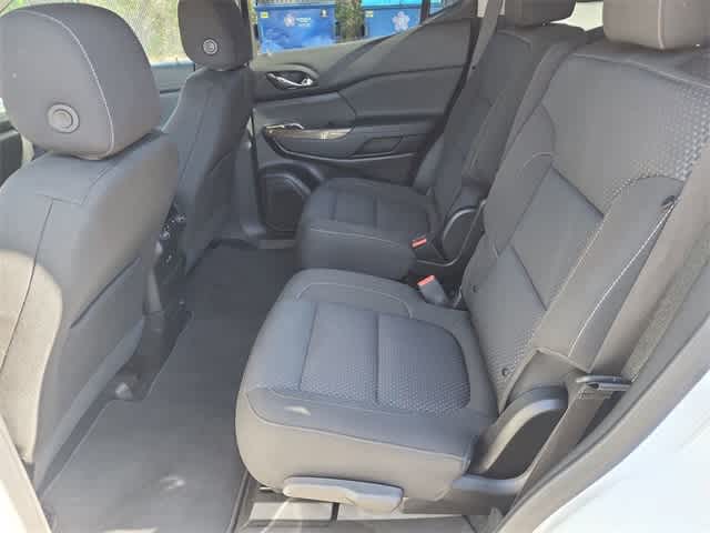 Thumbnail: 2023 GMC Acadia - 17