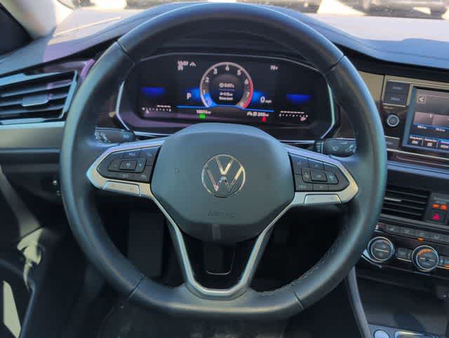 Thumbnail: 2023 Volkswagen Jetta - 21