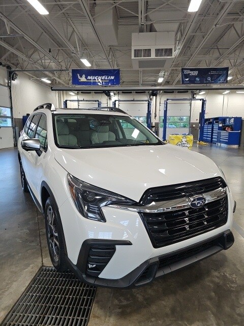 2023 Subaru Ascent Limited photo 4