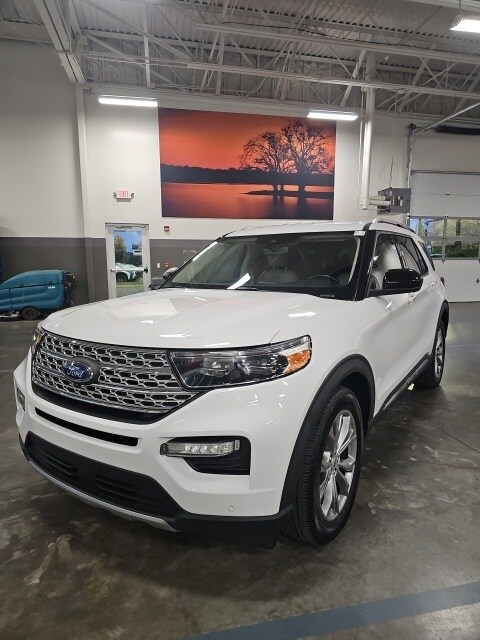 2022 Ford Explorer Limited photo 2