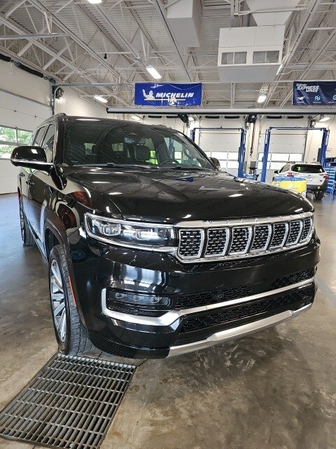 2022 Jeep Grand Wagoneer II photo 4