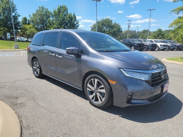 2022 Honda Odyssey Touring photo 2