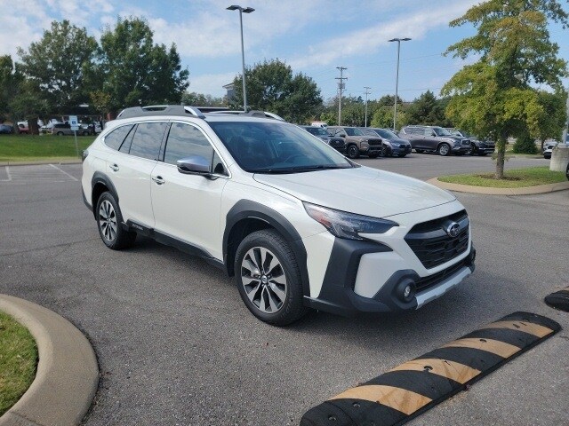2023 Subaru Outback Touring XT photo 2