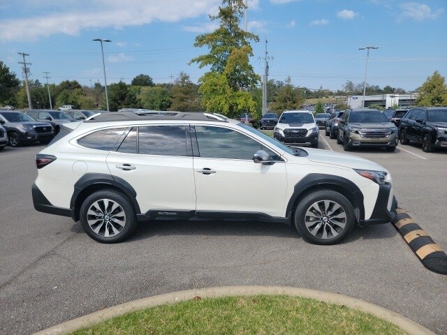2023 Subaru Outback Touring XT photo 3