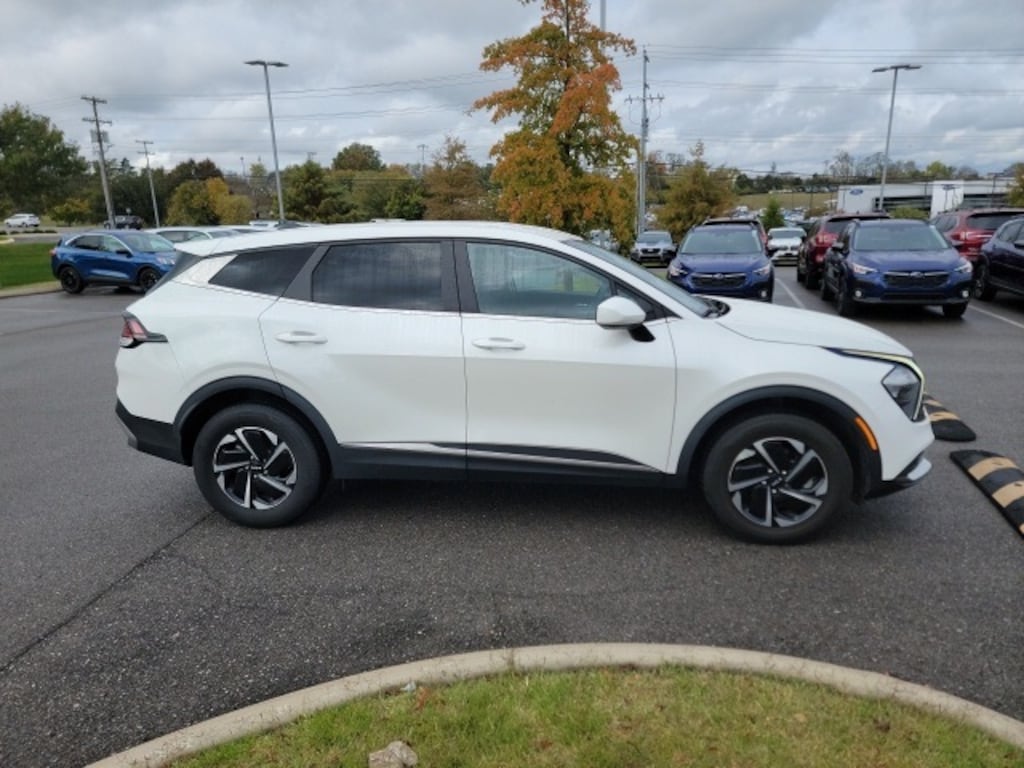 Used 2023 Kia Sportage Hybrid LX SUV