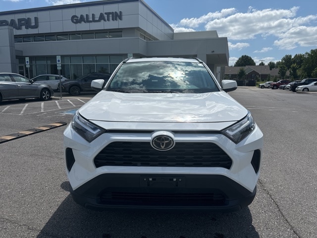 Used 2022 Toyota RAV4 XLE with VIN 2T3P1RFV2NW299688 for sale in Gallatin, TN