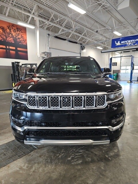 2022 Jeep Grand Wagoneer II photo 3