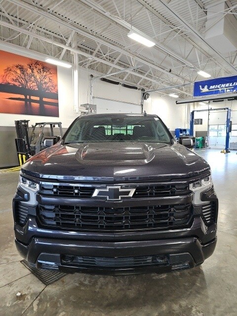 2023 Chevrolet Silverado 1500 RST photo 3