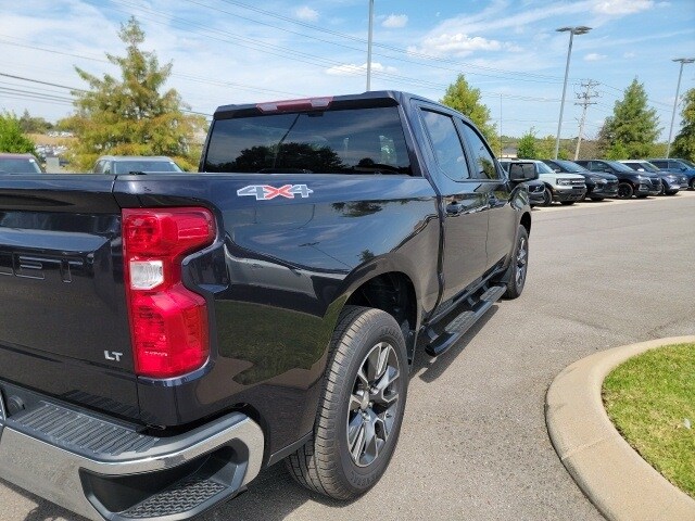 2022 Chevrolet Silverado 1500 LT photo 3