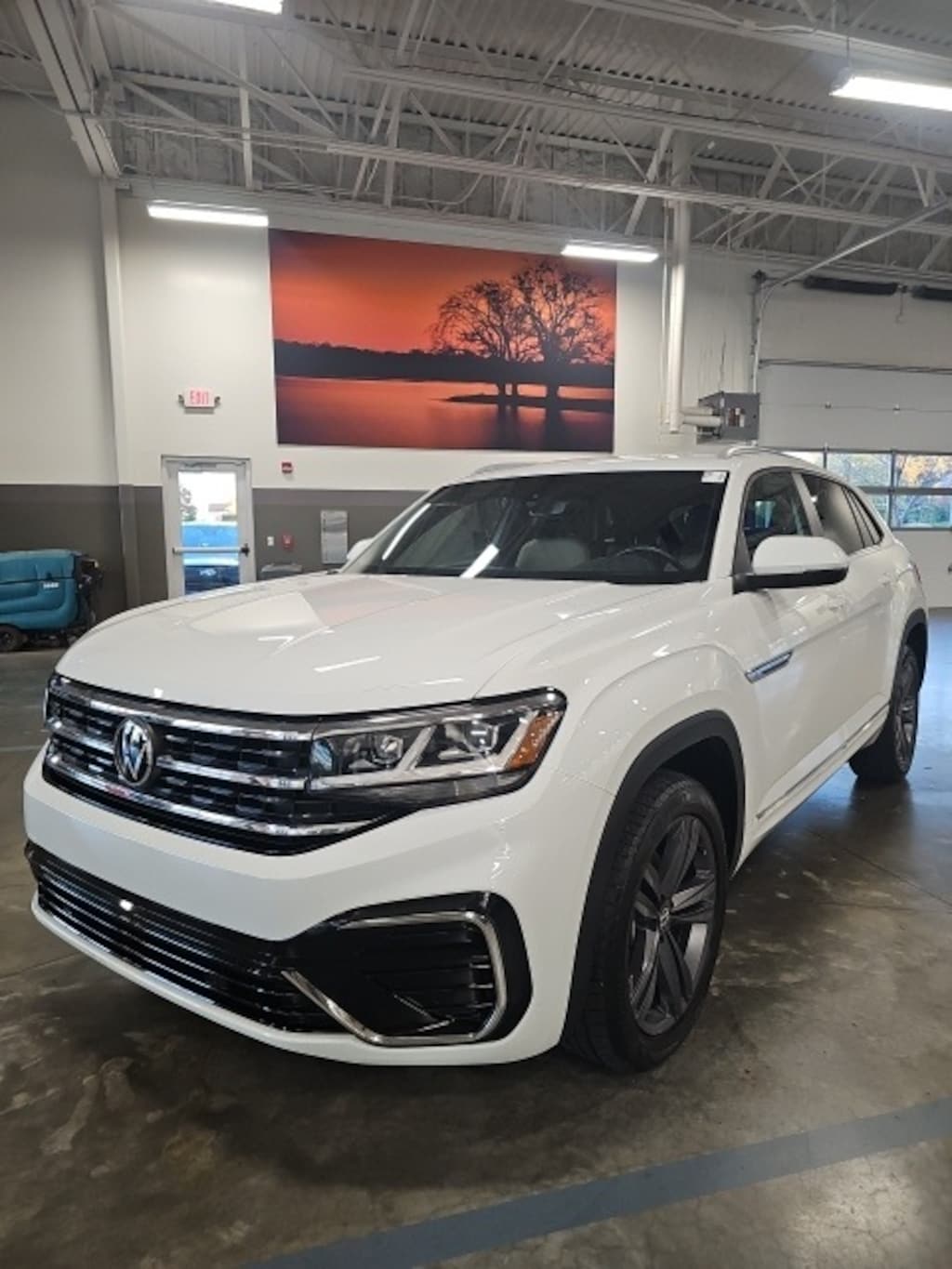 Used 2021 Volkswagen Atlas Cross Sport 3.6L V6 SE w/Technology R-Line SUV