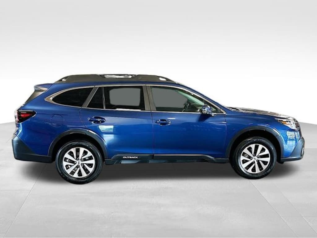 Used 2021 Subaru Outback Premium SUV