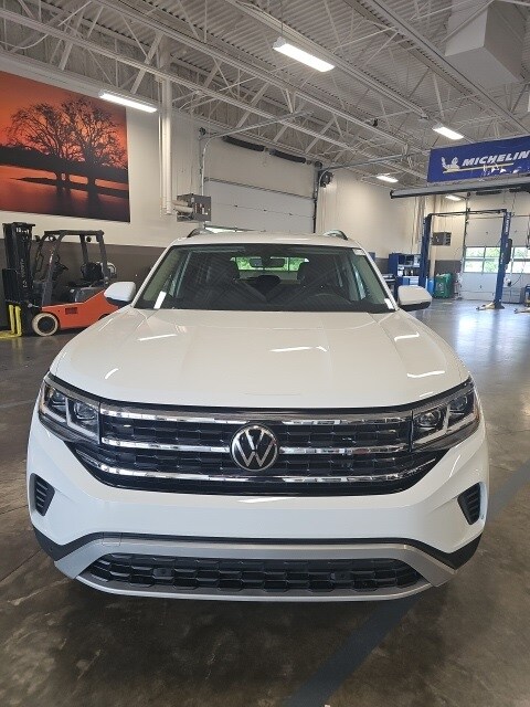 2023 Volkswagen Atlas SE Technology photo 3