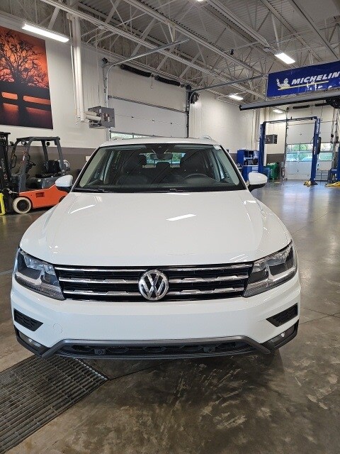 2020 Volkswagen Tiguan SEL photo 3