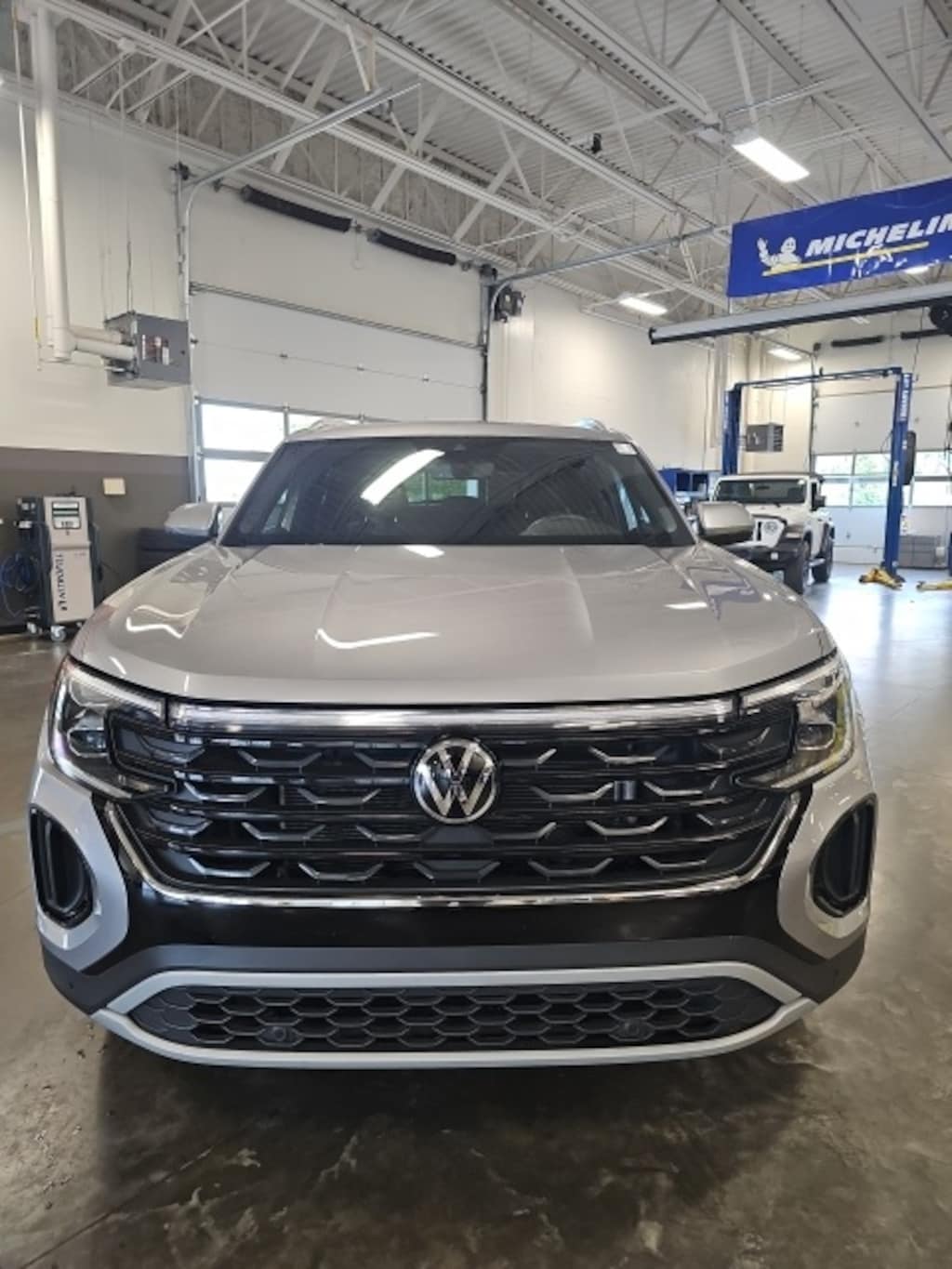 Used 2024 Volkswagen Atlas Cross Sport 2.0T SE w/Technology SUV