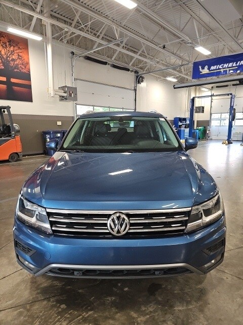 2019 Volkswagen Tiguan SEL photo 3