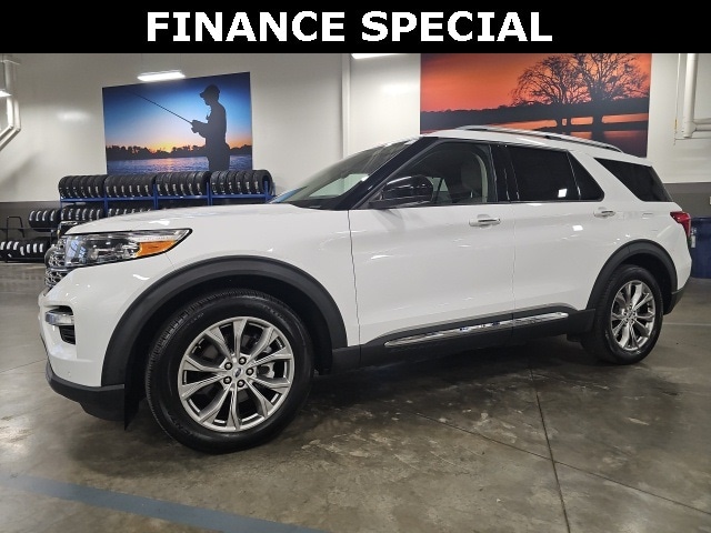 2022 Ford Explorer Limited's photo