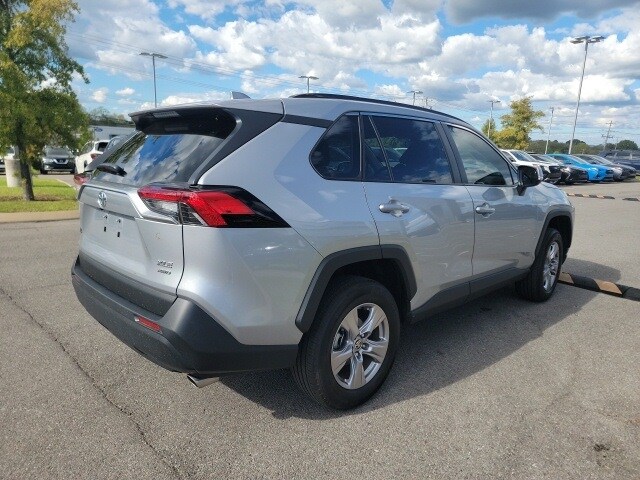2024 Toyota RAV4 XLE photo 2