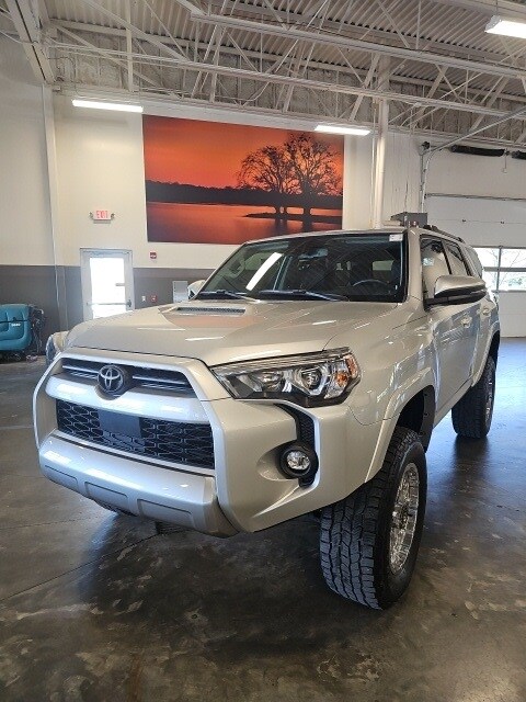 2024 Toyota 4Runner TRD Off-Road Premium photo 2