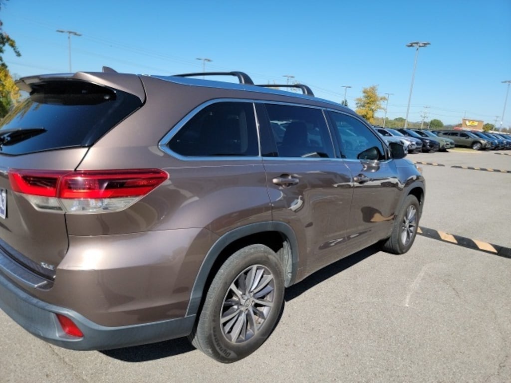 Used 2018 Toyota Highlander XLE SUV
