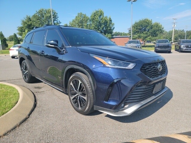 2022 Toyota Highlander XSE photo 2