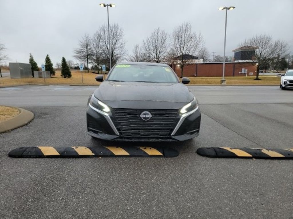 Used 2024 Nissan Altima 2.5 SV Sedan