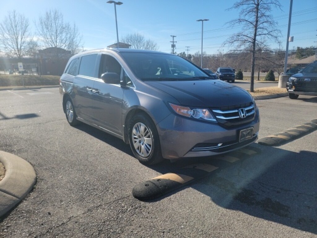 Used 2015 Honda Odyssey LX Minivan/Van