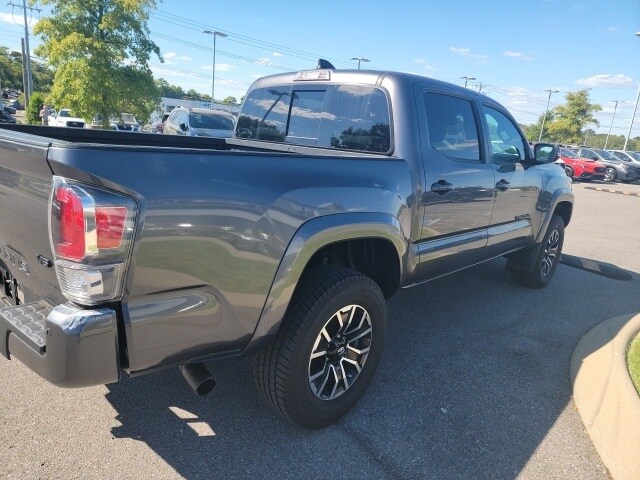 2020 Toyota Tacoma TRD Sport photo 4
