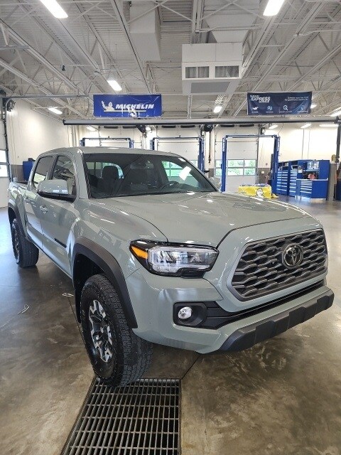 2023 Toyota Tacoma TRD Off-Road photo 4