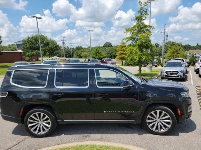 2022 Jeep Grand Wagoneer II photo 3