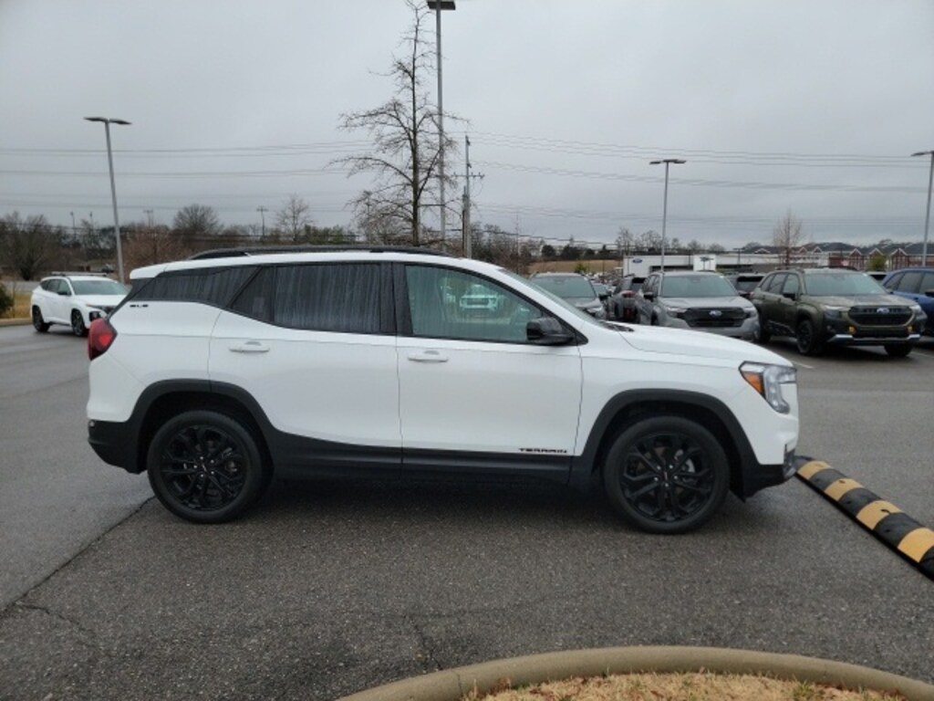 Used 2022 GMC Terrain SLE SUV