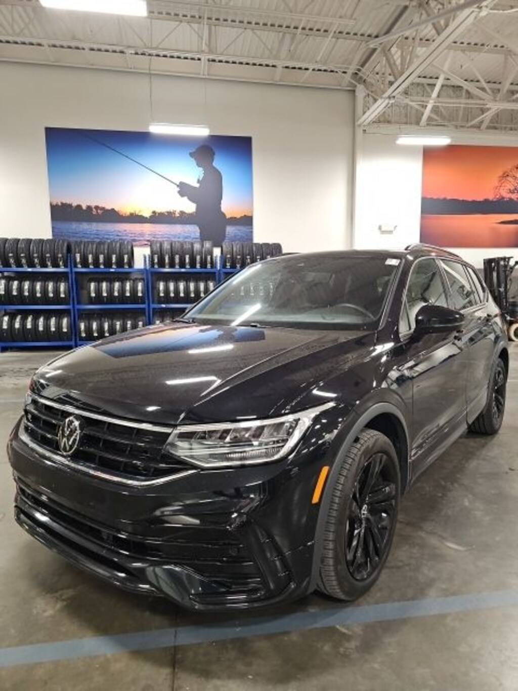 Used 2024 Volkswagen Tiguan 2.0T SE R-Line Black SUV