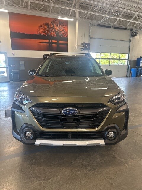 2025 Subaru Outback Limited photo 3