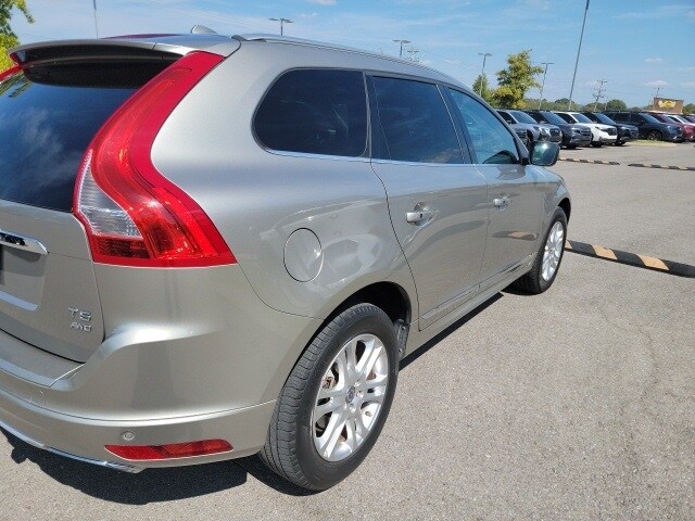2015 Volvo XC60 T5 Premier photo 3