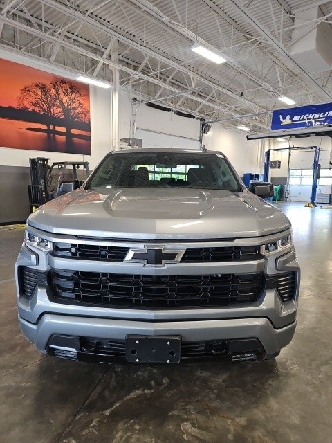 2024 Chevrolet Silverado 1500 RST photo 3