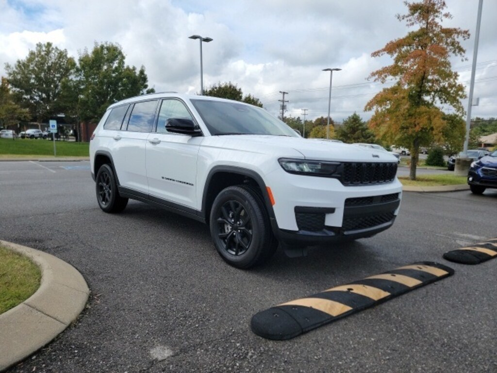 Used 2024 Jeep Grand Cherokee L Altitude SUV