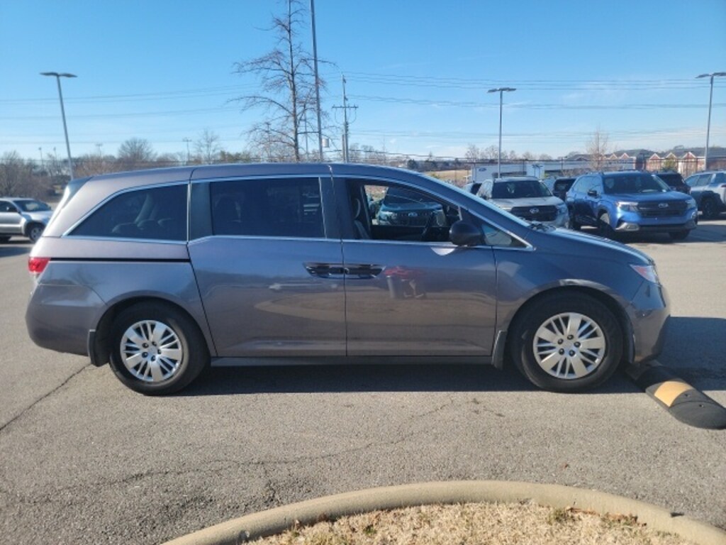 Used 2015 Honda Odyssey LX Minivan/Van