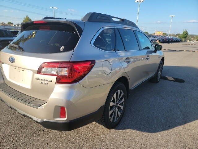 2015 Subaru Outback 3.6R Limited photo 4