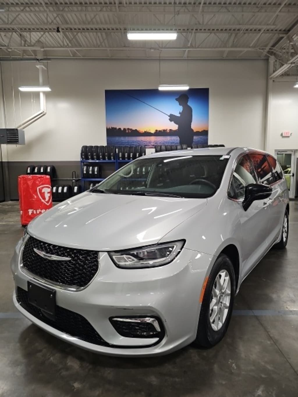 Used 2024 Chrysler Pacifica Touring L Minivan/Van