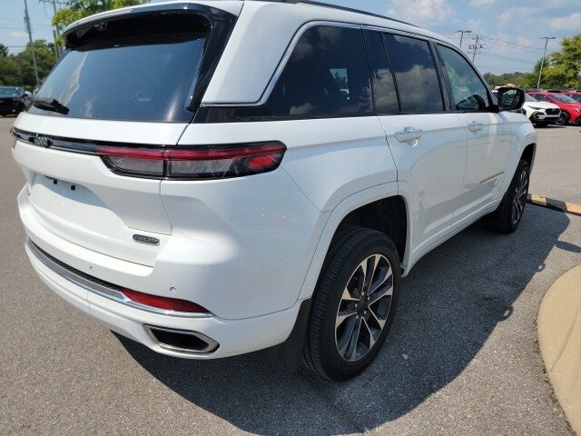 2022 Jeep Grand Cherokee Overland photo 4